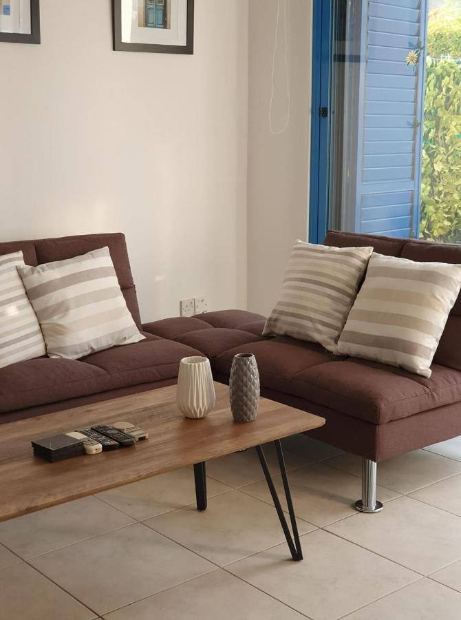 Central Gem - 10 Min Walk To The Sea, Harbor And Mall Apartment Пафос Екстериор снимка